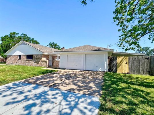 Backyard, Detached Garage, Exterior