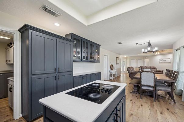 Chandelier, Dining room, Interior, Kitchen, Recessed Lighting, Wood Texture Flooring