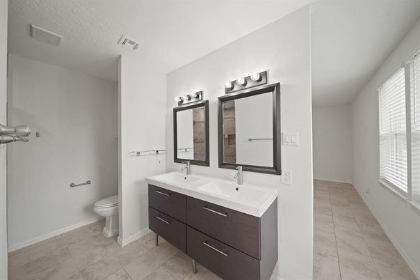 Bathroom, Dual Sink Vanities, Interior