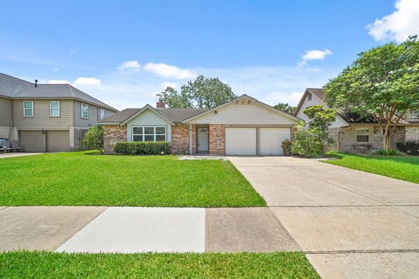 Attached, Backyard, Exterior, Facade, Brick Facade, Ranch