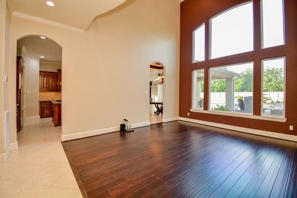 Interior, Recessed Lighting, Wood Texture Flooring