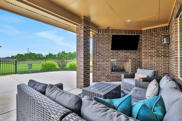 Exterior, Fireplace