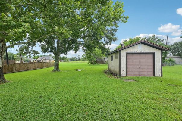 Backyard, Detached Garage, Exterior