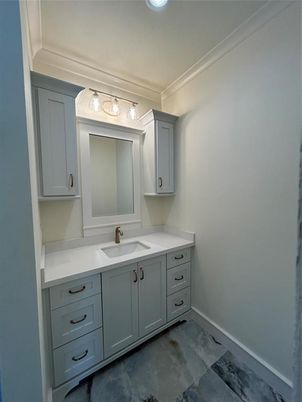 Bathroom, Interior, Recessed Lighting