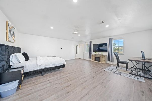 Bedroom, Home Office, Interior, Recessed Lighting, Wood Texture Flooring