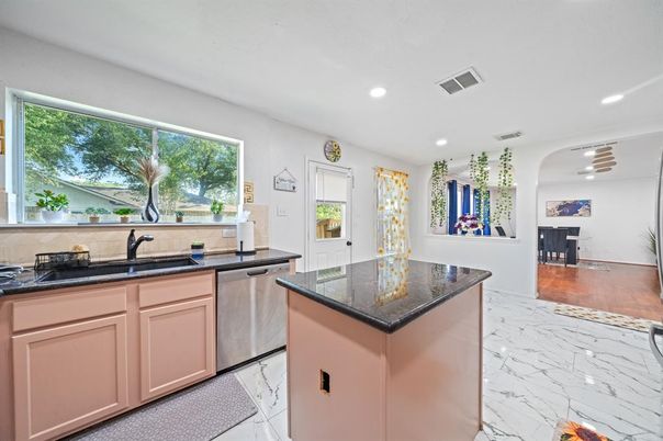 Interior, Kitchen, Marble, Recessed Lighting