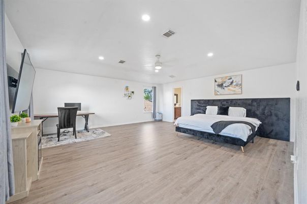 Bedroom, Home Office, Interior, Recessed Lighting, Wood Texture Flooring