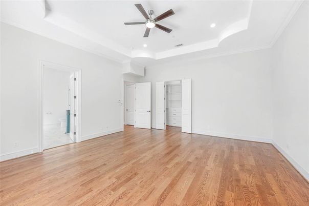Empty room, Interior, Recessed Lighting, Wood Texture Flooring