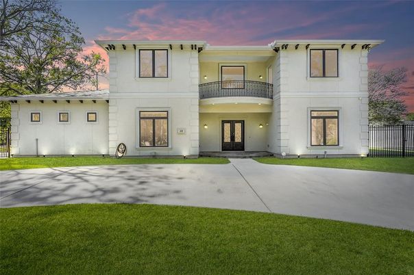 Backyard, Exterior, Facade, French Provincial