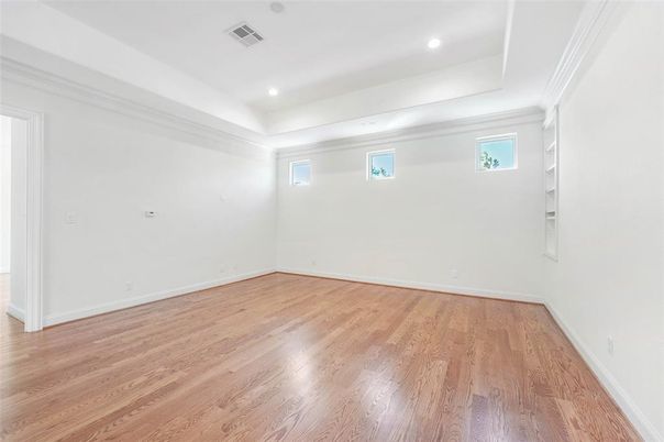 Empty room, Interior, Recessed Lighting, Wood Texture Flooring