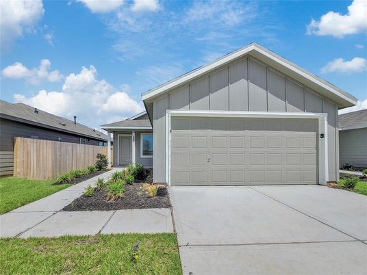 Detached Garage, Exterior