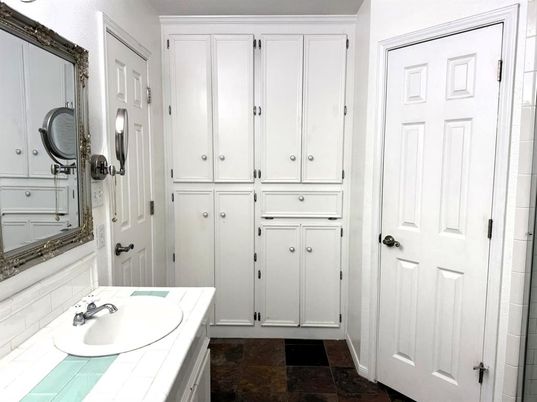 Bathroom, Interior, Tile Countertops