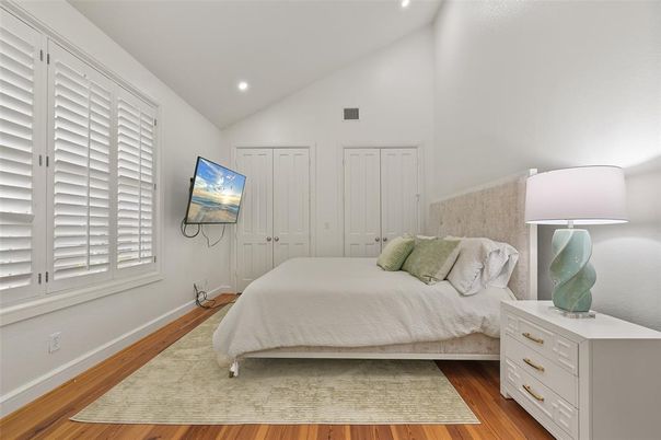 Bedroom, Interior, Recessed Lighting, Wood Texture Flooring
