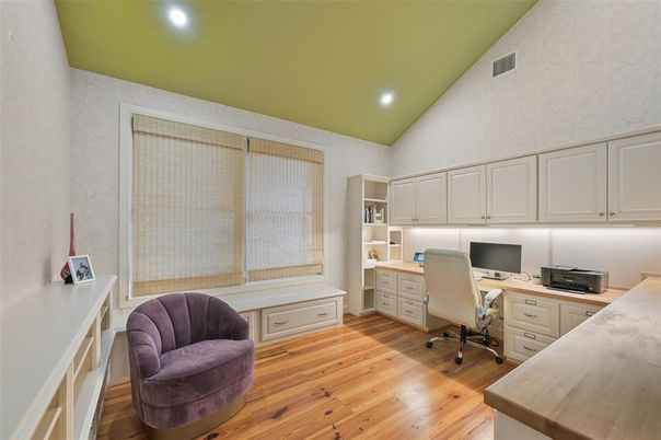 Home Office, Interior, Recessed Lighting, Wood Texture Flooring