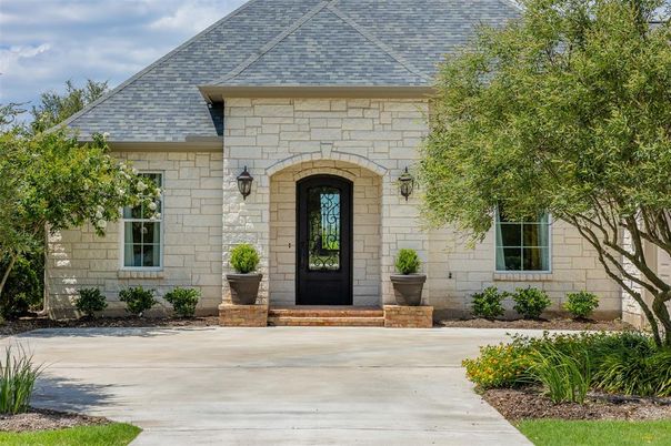 Exterior, Facade, French Provincial