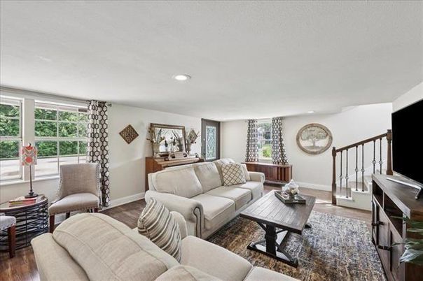 Interior, Living room, Recessed Lighting, Wood Texture Flooring