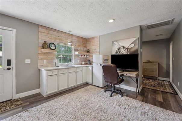 Home Office, Interior, Pendant Lights, Recessed Lighting, Wood Texture Flooring, Wooden Walls