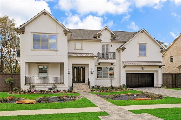 Attached, Exterior, Facade, Farmhouse