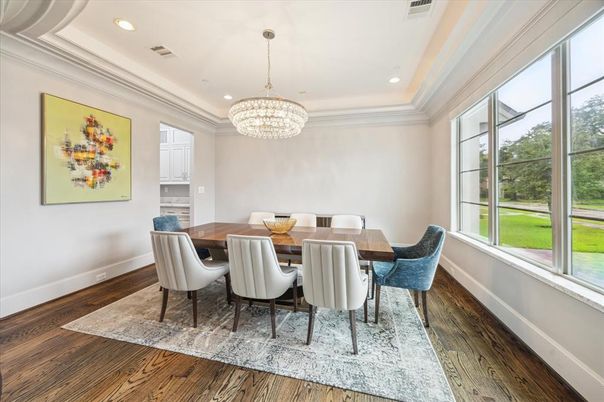 Chandelier, Dining room, Interior, Recessed Lighting, Wood Texture Flooring