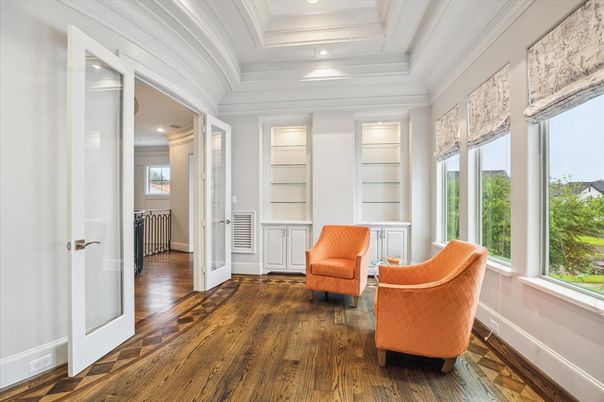 Interior, Recessed Lighting, Wood Texture Flooring