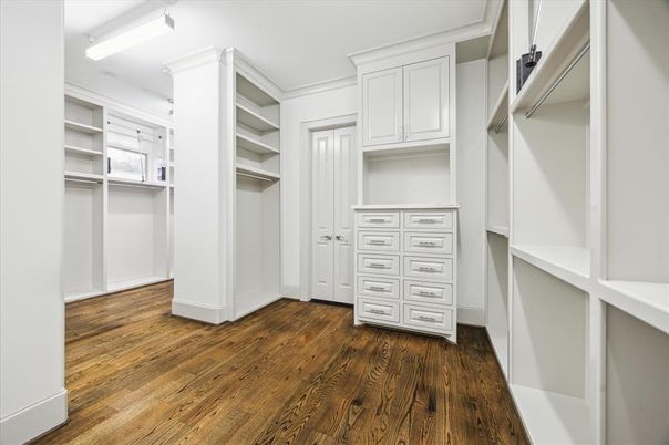 Interior, Walk-in Closets, Wood Texture Flooring