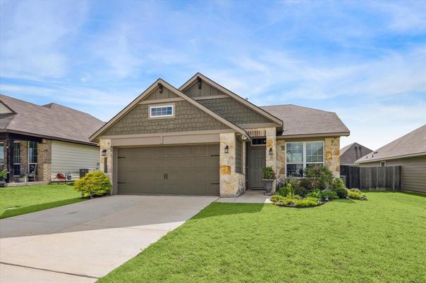 Attached, Exterior, Facade, Ranch