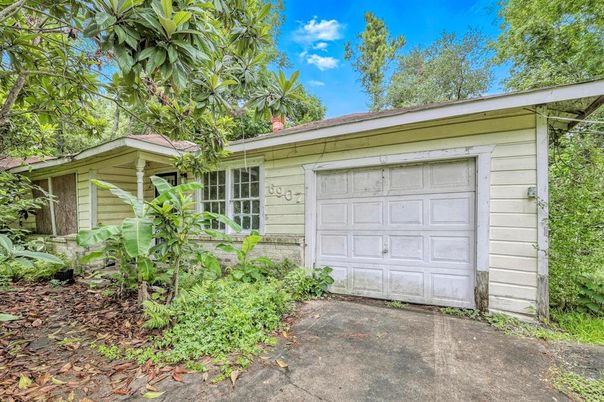 Detached Garage, Exterior