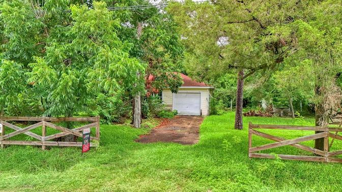 Backyard, Detached Garage, Exterior