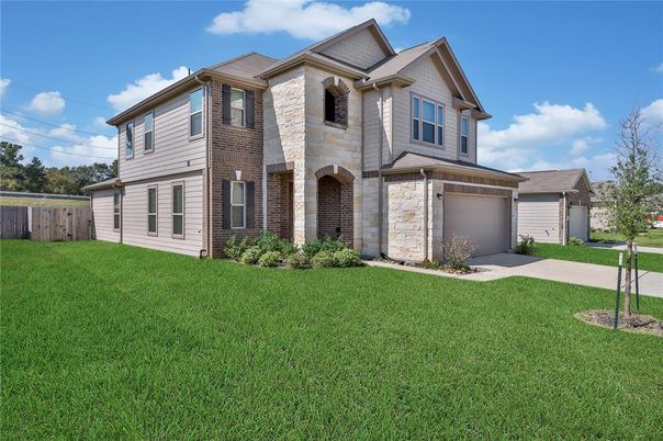 Attached, Exterior, Facade, Brick Facade, Farmhouse