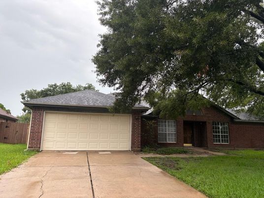 Attached, Detached Garage, Exterior, Facade, Brick Facade, Brick Traditional