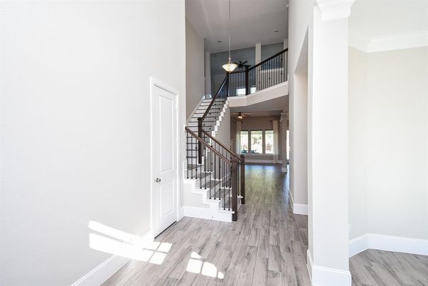 Interior, Pendant Lights, Recessed Lighting, Wood Texture Flooring