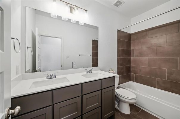 Bathroom, Dual Sink Vanities, Interior