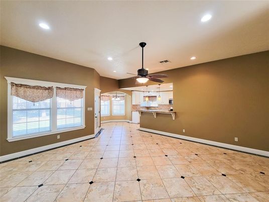 Empty room, Interior, Recessed Lighting