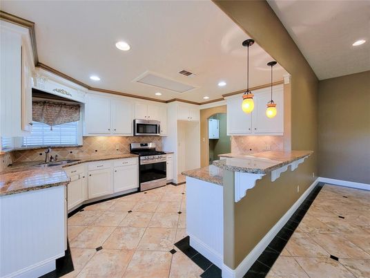Interior, Kitchen, Pendant Lights, Recessed Lighting, Stainless Steel Appliances