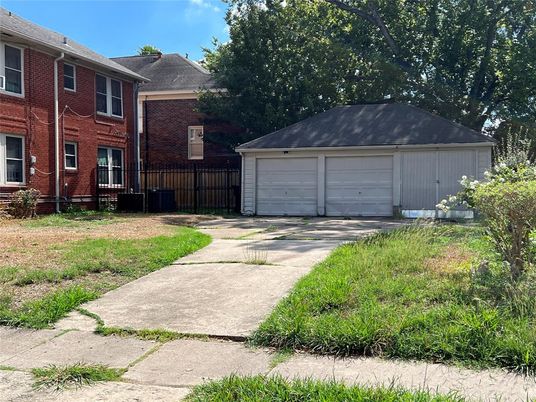 Detached Garage, Exterior