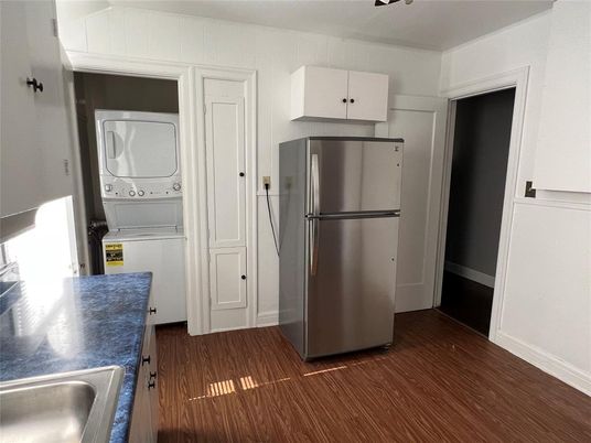 Interior, Utility Closets, Washer, Wood Texture Flooring