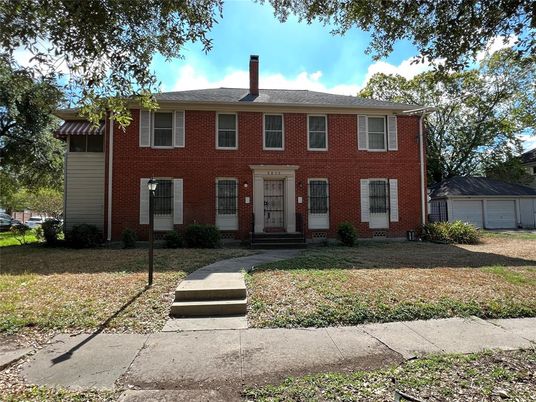 Detached Garage, Exterior, Facade, Brick Facade, Georgian
