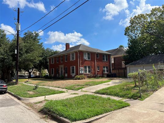 Exterior, Facade, Brick Facade, Georgian