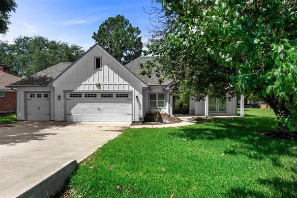 Backyard, Detached Garage, Exterior