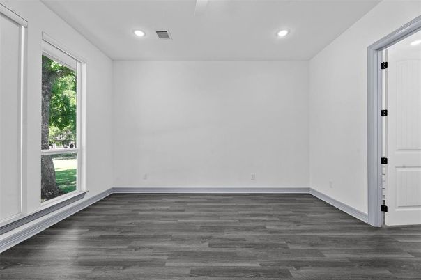 Empty room, Interior, Recessed Lighting, Wood Texture Flooring