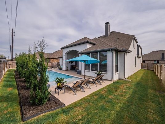 Backyard, Exterior, Pool