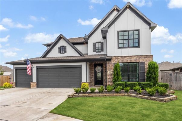 Attached, Exterior, Facade, Brick Facade, Farmhouse