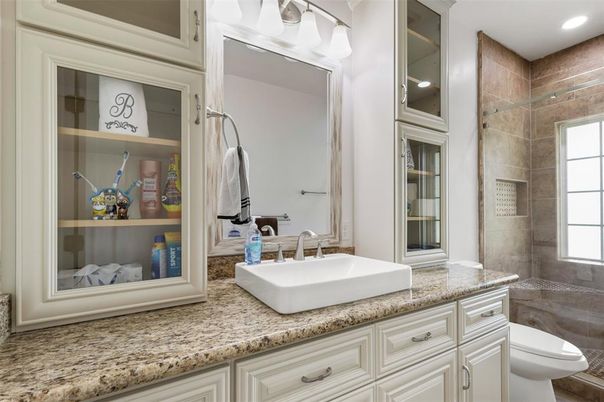 Bathroom, Interior, Recessed Lighting