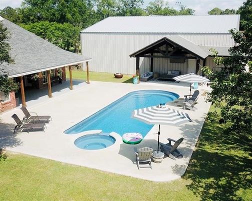 Exterior, Pool