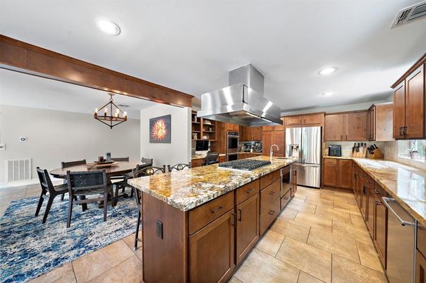 Dining room, Interior, Kitchen, Pendant Lights, Recessed Lighting, Stainless Steel Appliances