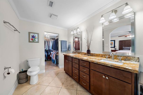 Bathroom, Dual Sink Vanities, Interior
