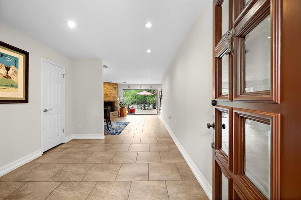 Fireplace, Interior, Recessed Lighting