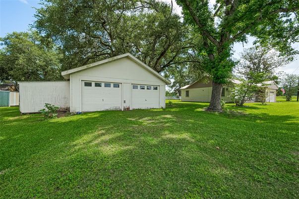 Backyard, Detached Garage, Exterior