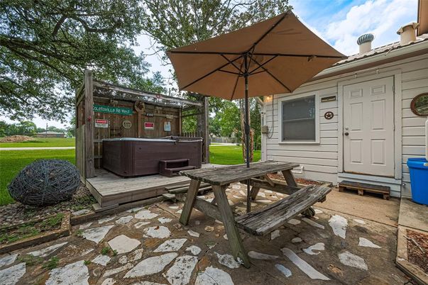 Exterior, Hot Tub