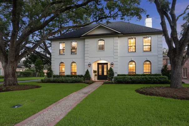 Backyard, Exterior, Facade, French Provincial